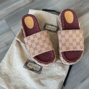 Gucci Original GG slide sandalSize: 38 = 8 US - BRAND NEW